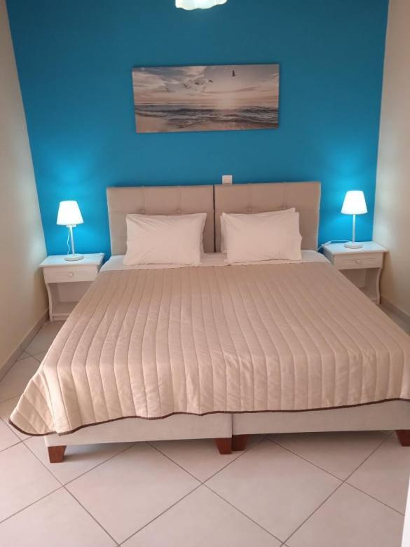 Ponte Rossa Apartments ปาเลโอกัสไตรซา ภายนอก รูปภาพ