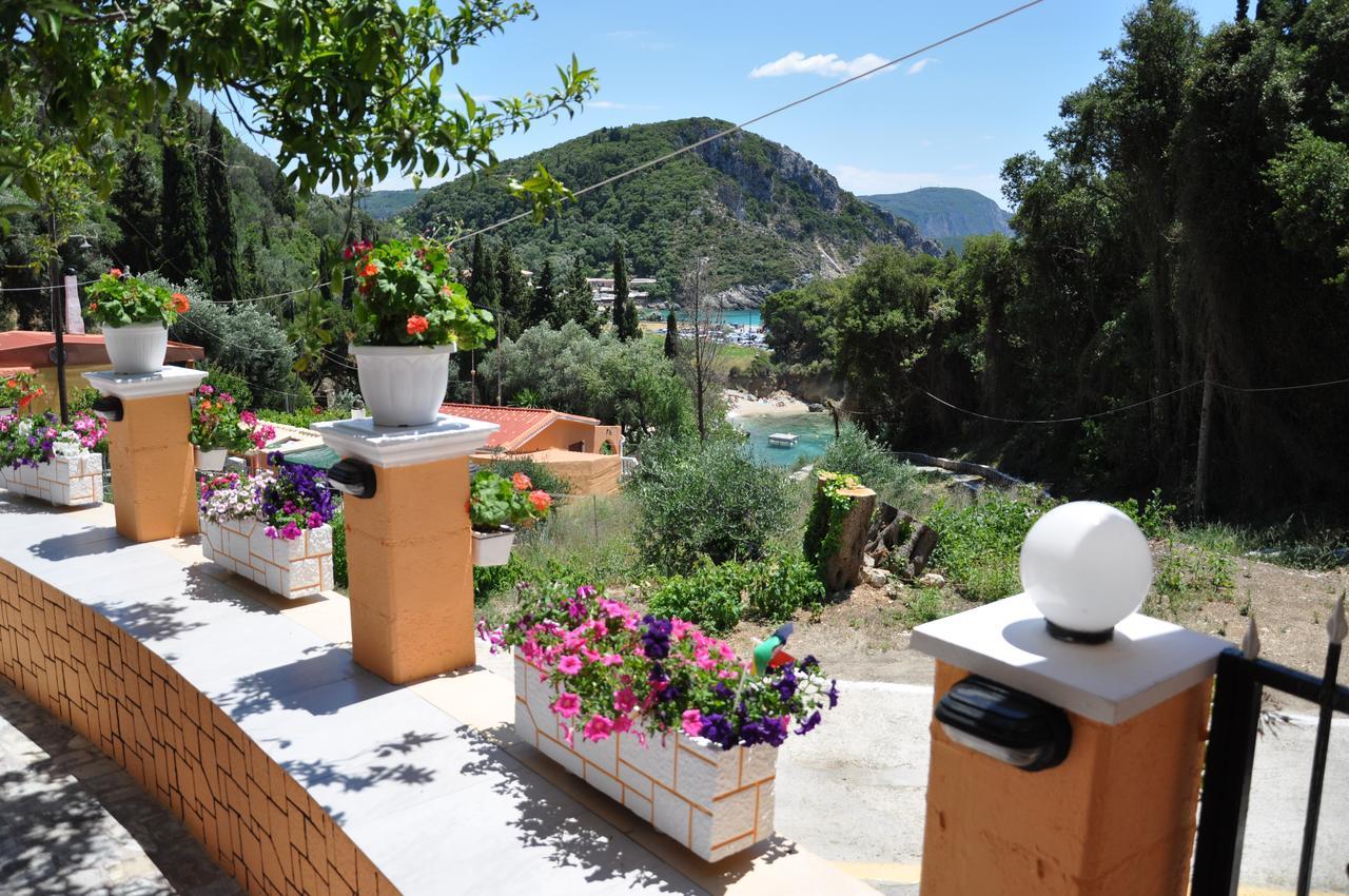Ponte Rossa Apartments ปาเลโอกัสไตรซา ภายนอก รูปภาพ